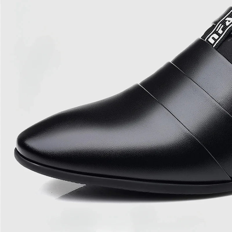 2025 New Men's Formal Shoes Plus Size Moccasins Pointed Toe Man Leather Shoe Classic Wedding Shoes Office Business Casual Shoes