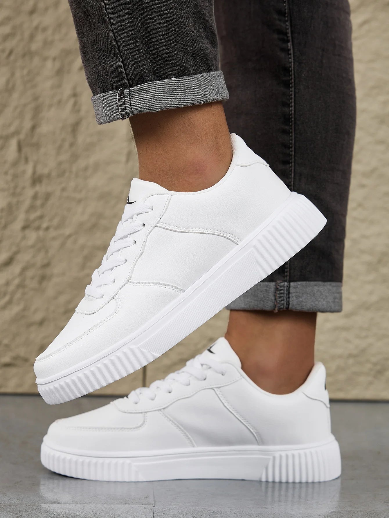 Unisex Sneakers Fashion Skateboard Shoes Lightweight Casual Sneaker Outdoor Walking Shoes Couples Footwear Classic Black White