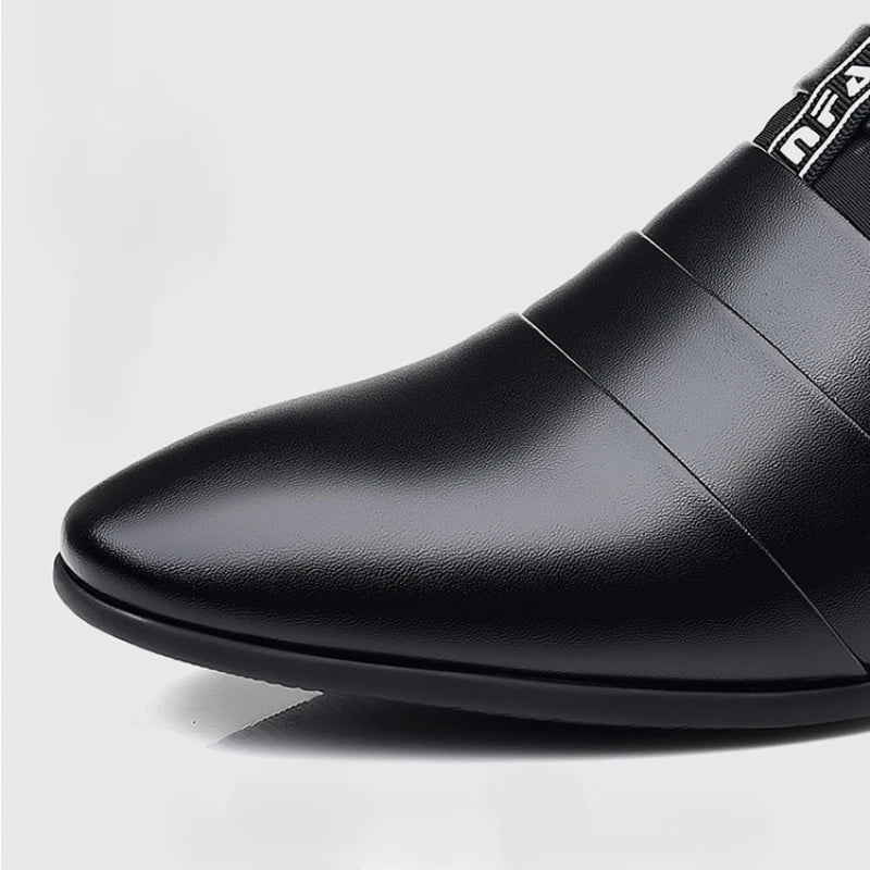 2025 New Men's Formal Shoes Plus Size Moccasins Pointed Toe Man Leather Shoe Classic Wedding Shoes Office Business Casual Shoes