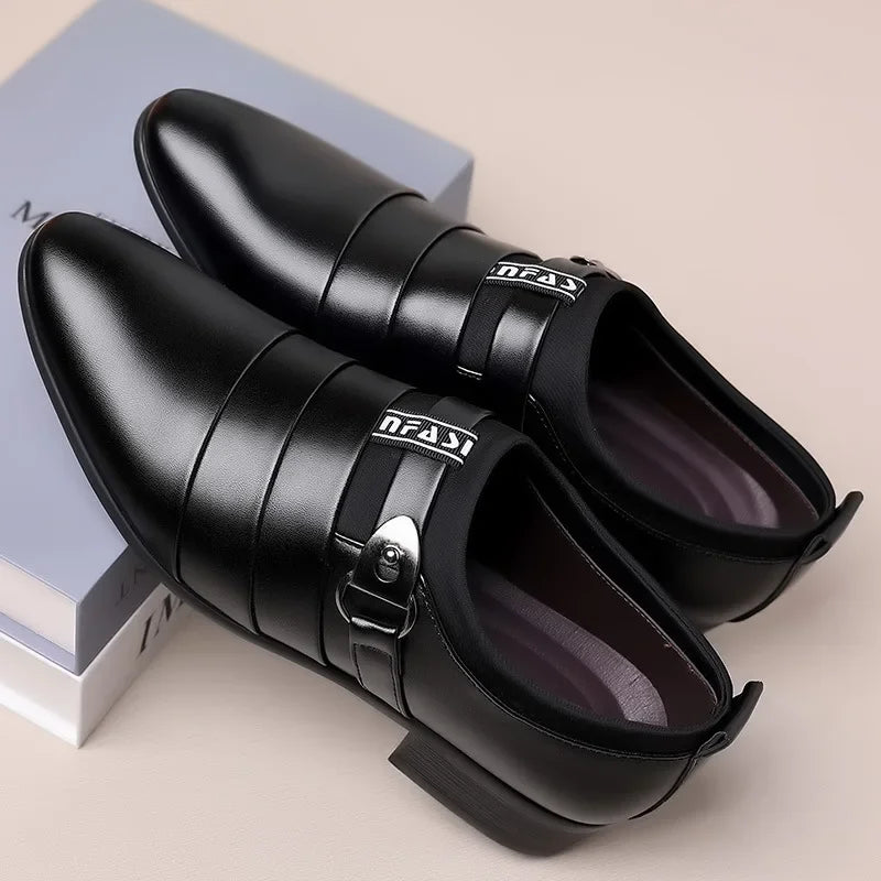 2025 New Men's Formal Shoes Plus Size Moccasins Pointed Toe Man Leather Shoe Classic Wedding Shoes Office Business Casual Shoes Black men shoes