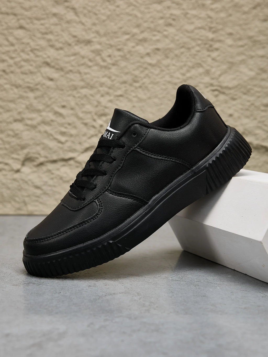 Unisex Sneakers Fashion Skateboard Shoes Lightweight Casual Sneaker Outdoor Walking Shoes Couples Footwear Classic Black White